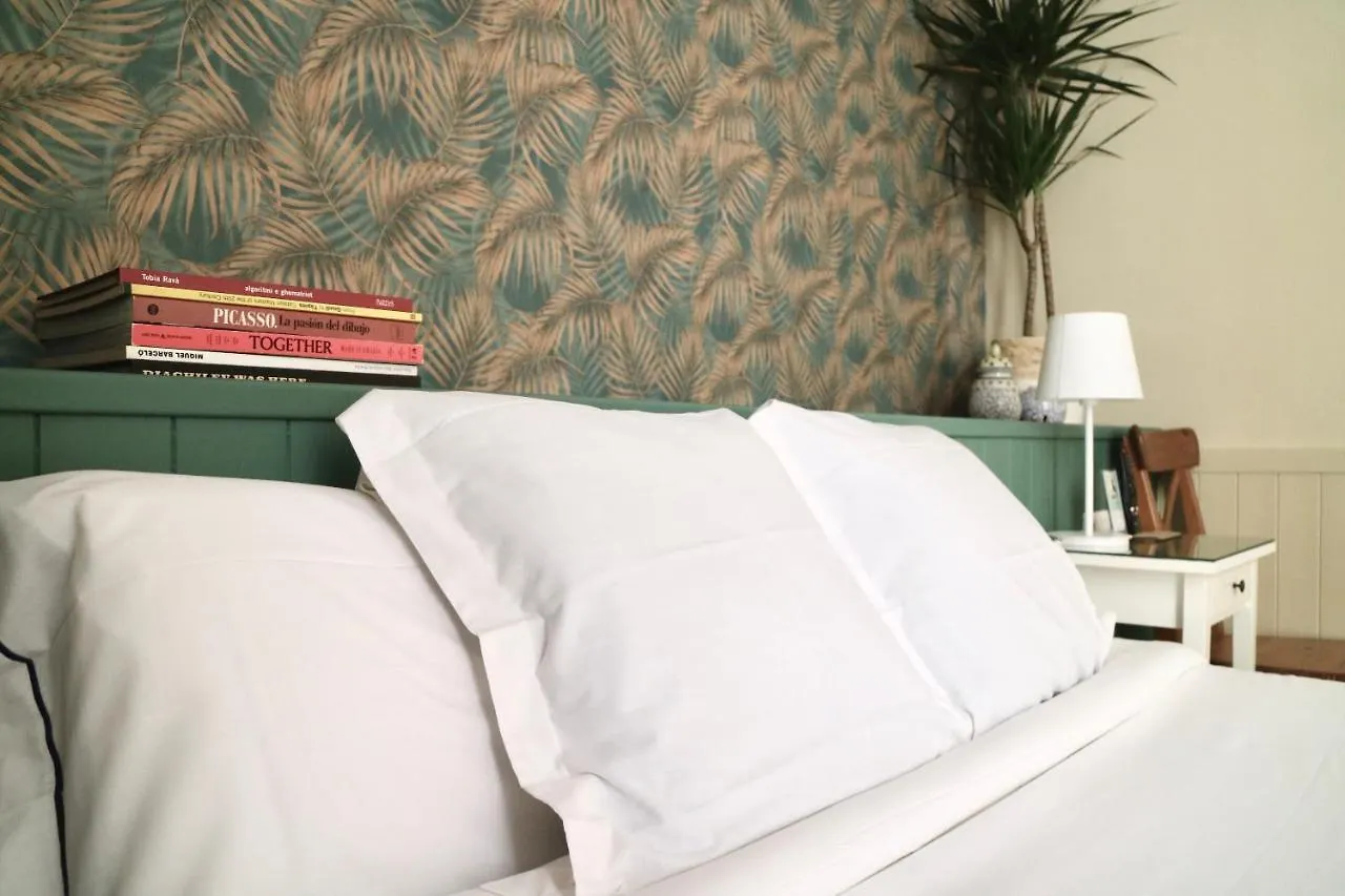 *** Bed & Breakfast Hostal Poblenou Barcellona Spagna